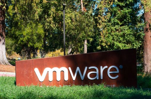 De-risking the VMware Dilemma. Don’t let Software Paralysis Stop your Security!